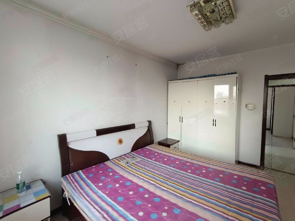 沈阳于洪于洪广场城建雅居有车位有车位看房方便有钥匙城建雅居南北边