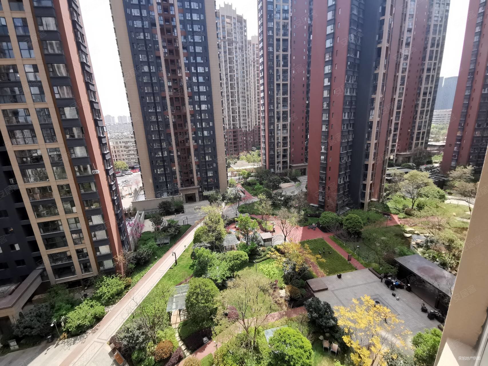 润城五区1跃2双花园五居室端头房采光好可看房