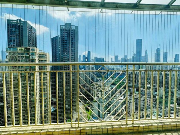 深圳南山南山中心区南光城市花园(商住楼)南光城市花园精装四房两卫.