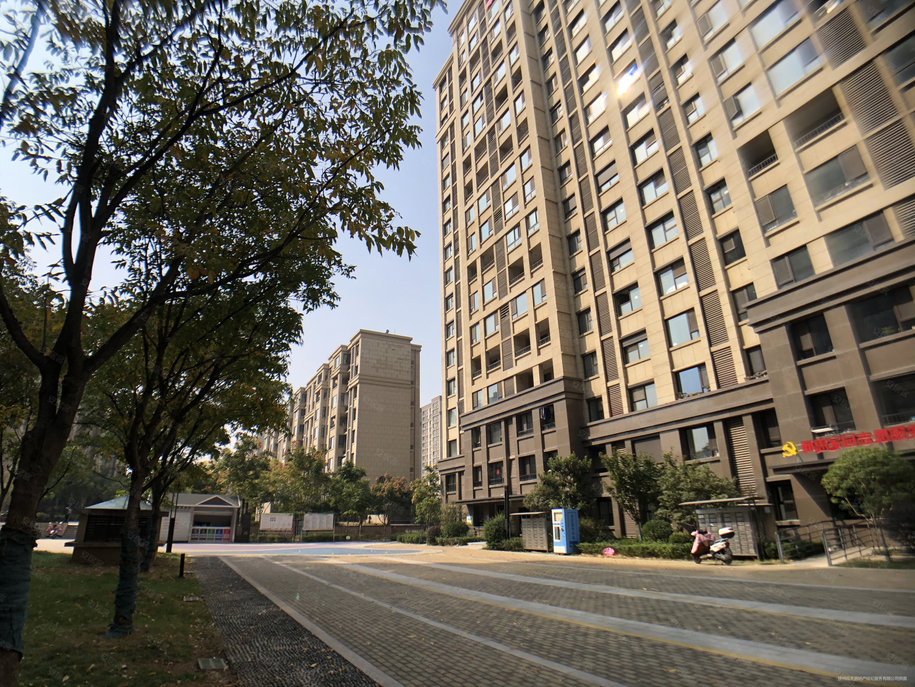 中昂朗琴4室2厅2卫113㎡南北165万