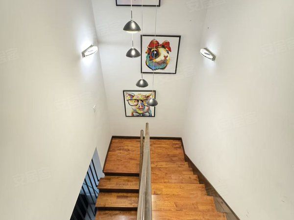 包头稀土高新区滨河大厦水岸花都水岸花都 300平精装叠拼别墅 带车库 带80平小院 拎包住出租房源真实图片