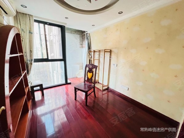 老街电梯小高层 带大院子后花园 五房适合三代同堂 密码锁,常熟老街