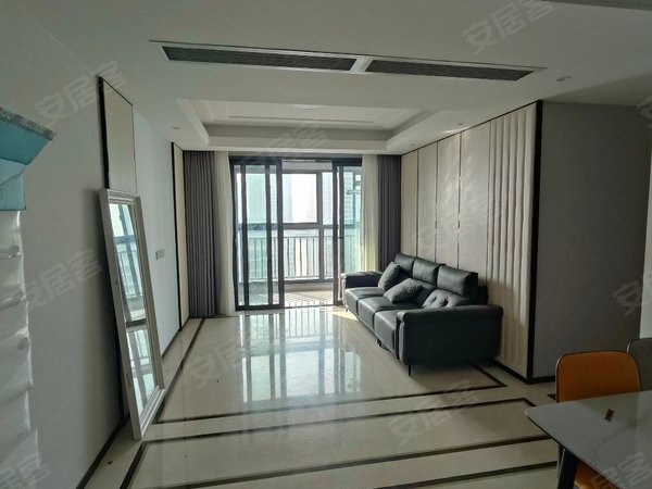 苏州常熟东南开发区名湖豪庭名湖豪庭,精装三房两卫,拎包入住,包物业