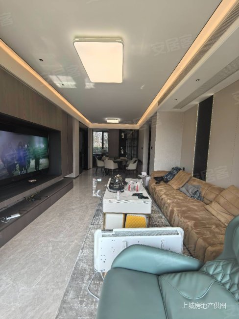 蓝光黑钻4室2厅2卫143㎡南北330万