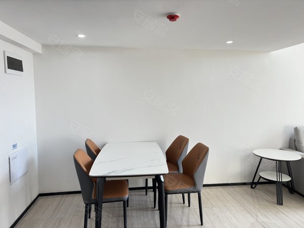 六安舒城文化广场新滨湖恒大文化旅游城750包物业 胜利宿舍对面 恒大复试公寓 两房两厅两卫出租房源真实图片