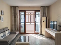 常熟市区文化片区琴湖小镇旁！琴湖壹号 大2房2卫 包物业 采光足 价格可谈出租房源真实图片