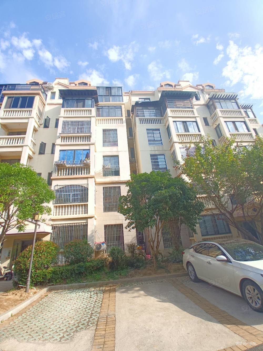 湾里世纪华联超市旁山水艺墅精装修两房南北通透拎包入住