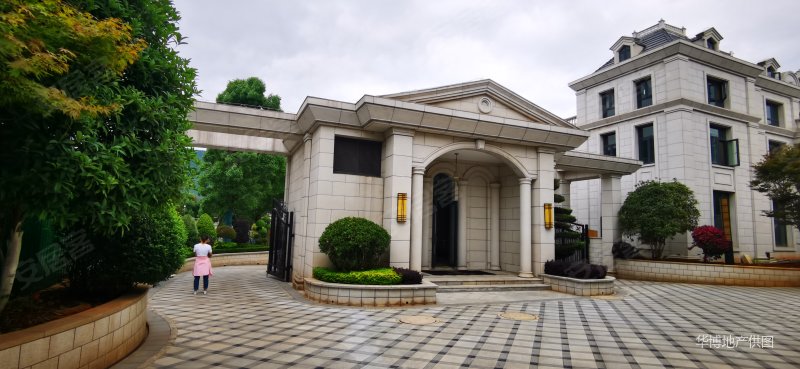 隔滇池一步春城 别墅房东定居国外忍痛割爱低于市场价300万,春城首府