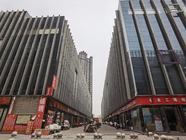 郑州中原中原周边锦艺国际轻纺城(商住楼)包含物业费!家具家电齐全!