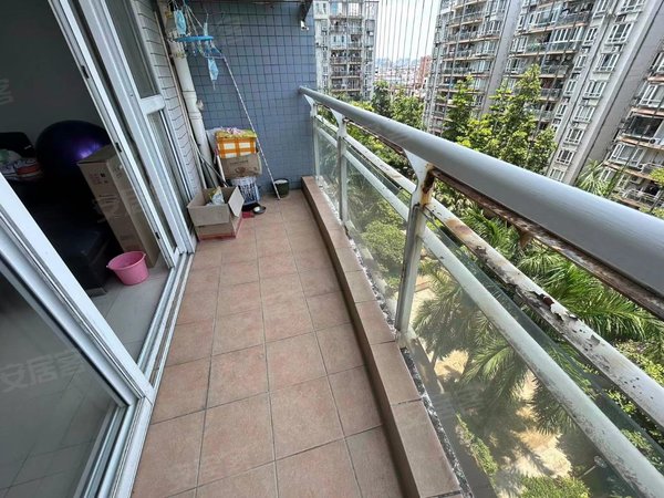 广州海珠广州大道南和平家园小区环境好有公园,交通便利,旁边就是合生