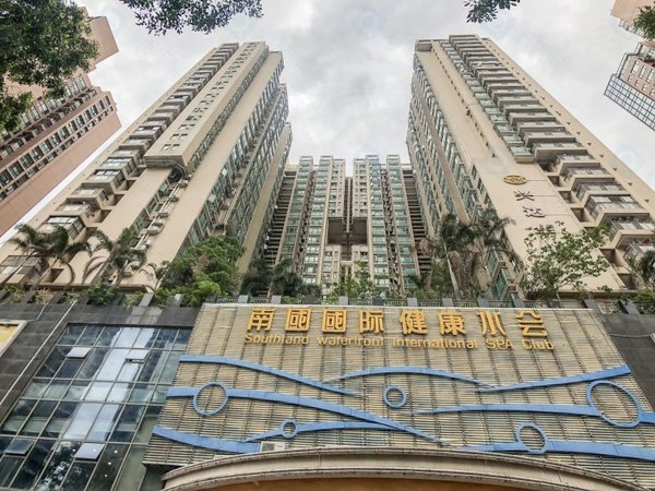 深圳宝安领航城兴达华府采光极好,环境舒适,南北通透,环境优美,空气