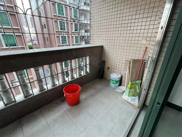 广州花都新区金鹏花园花都广场!大润发商圈!