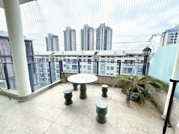 福州台江鳌峰海润滨江花园a区万达旁 海润滨江花园 顶楼复式居家三房