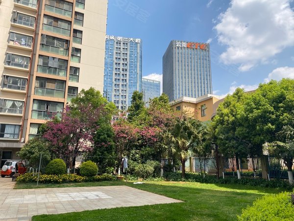 昆明西山大商汇润城2区万达旁润城二期,温馨两室,拎包入住,电梯房