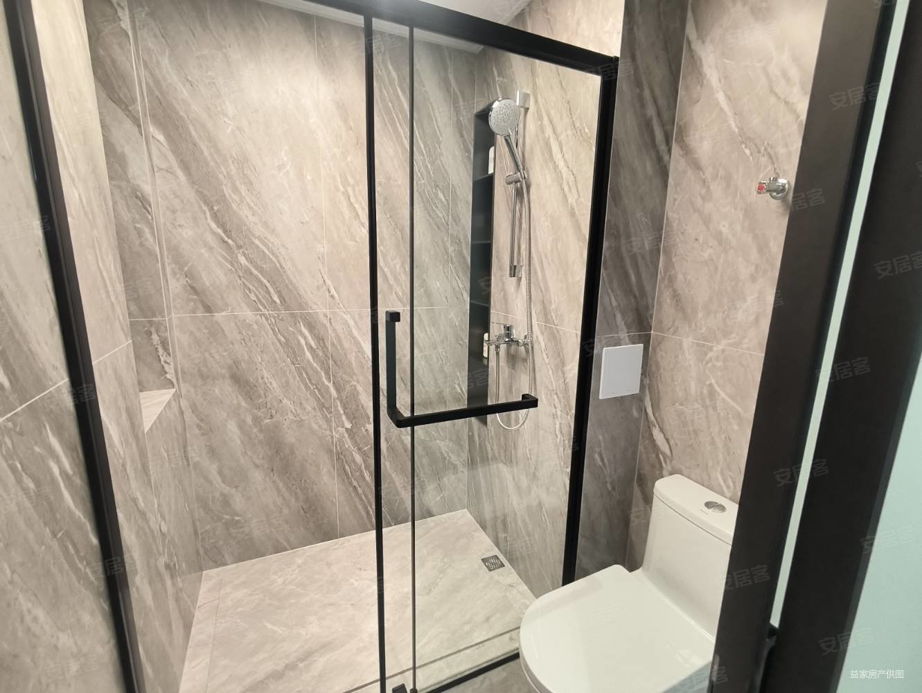 高新万科城3室2厅2卫133.96㎡南北103万