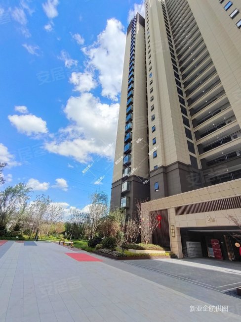 西北新城高新区,吾悦广场旁上悦天地4房急售