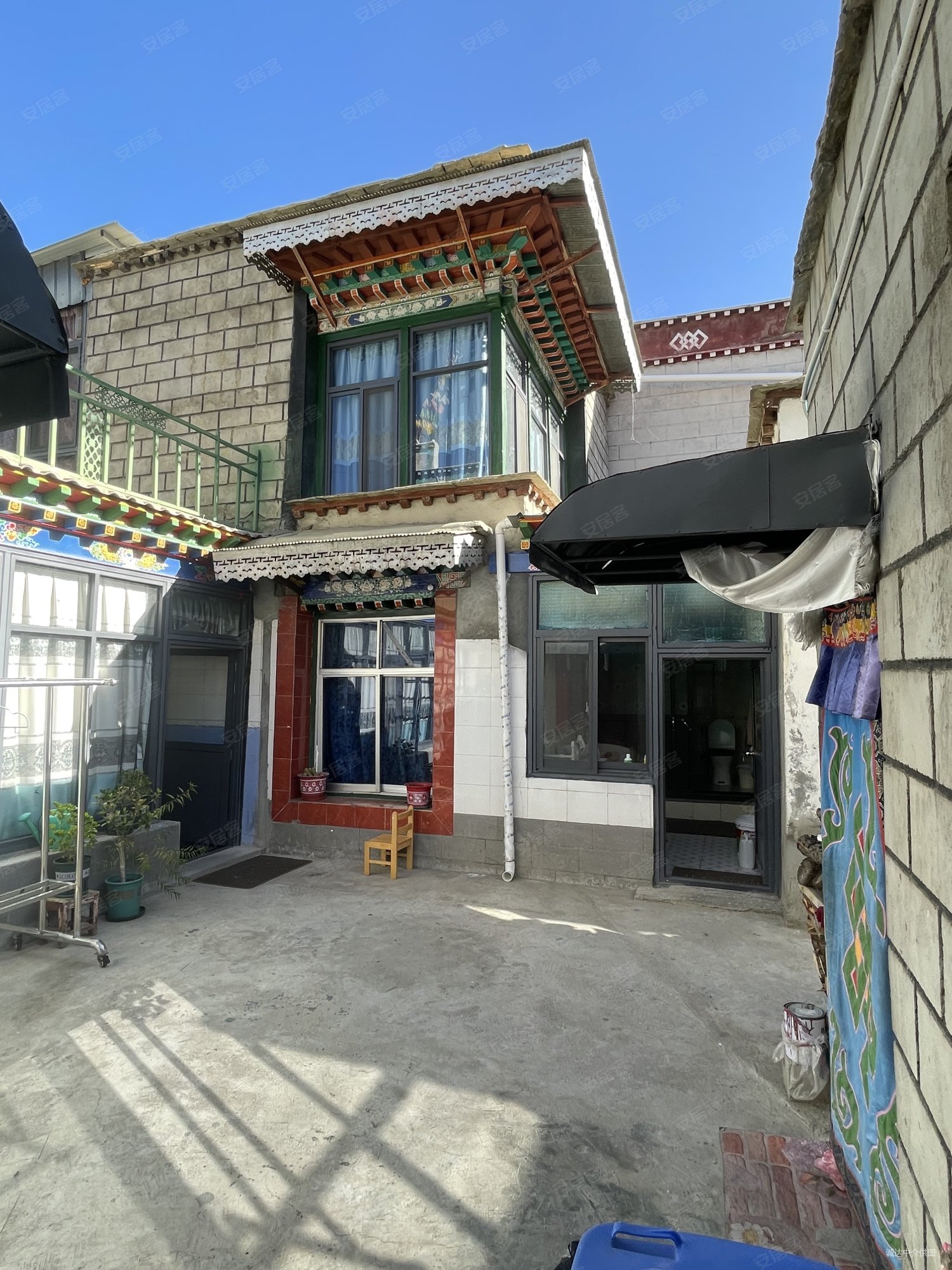 泽当社区4室1厅2卫260㎡南北135万