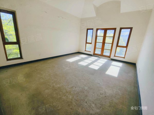 蔚蓝卡地亚黑钻别墅居住密度低产权清晰环境好