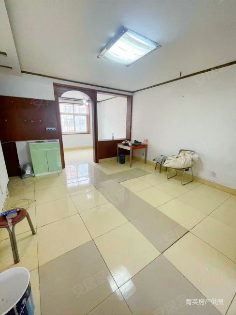 价格合适,出售水岸名邸好楼层,93平.仅售44万,有钥匙