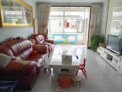 乌海乌达新城区滨海A区4楼2居室，包费用，靠近市场幼儿园出租房源真实图片