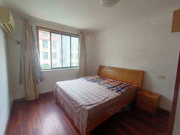 三里桥两房,无中节费押一付一,民用水电燃,拎包入住随时看房,吴江租房