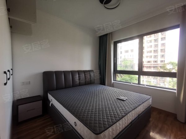 自贡富顺县政府北湖1号北湖一号精装三室双卫,家具家电齐全拎包入住