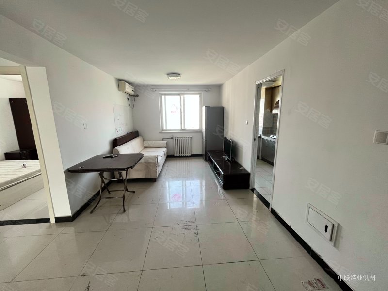 金隅悦和园2室1厅1卫78㎡南北350万