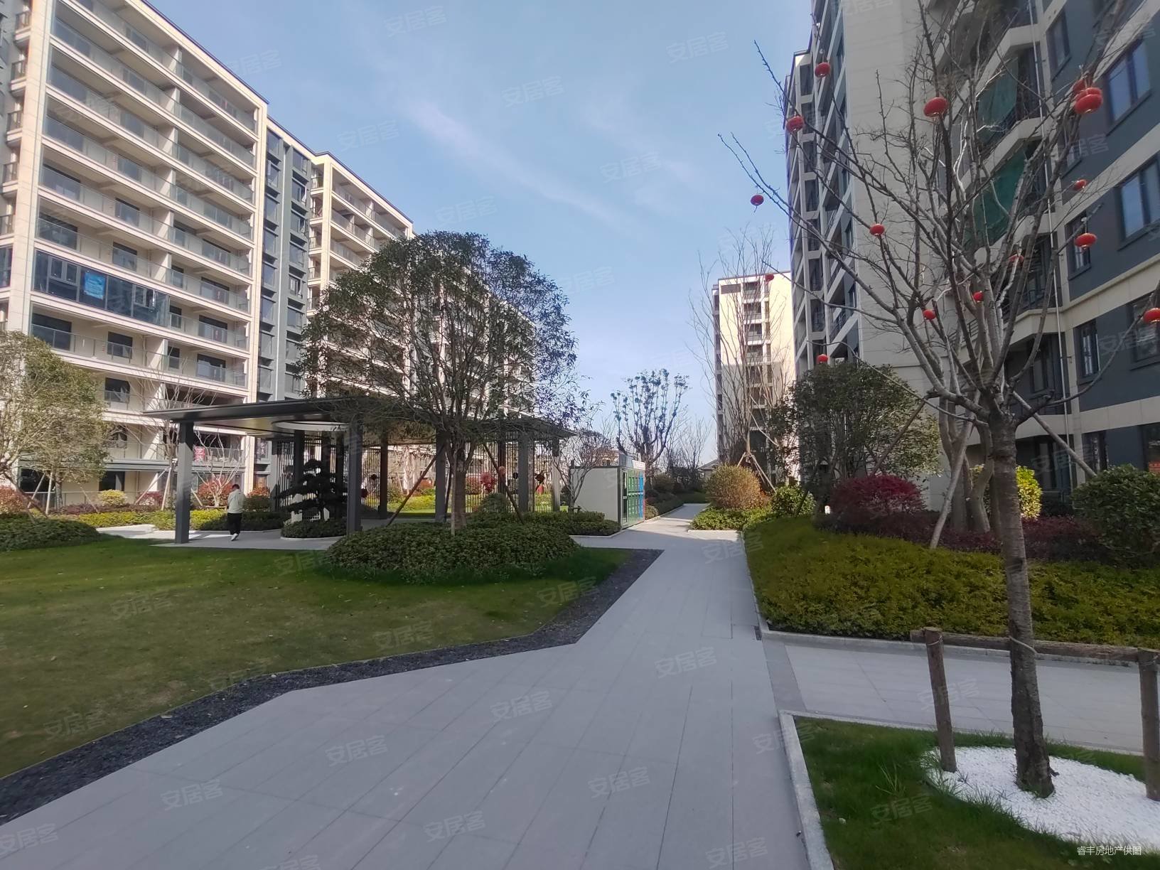 佳宁府在汽贸大道边上 周边配套设施齐全 小区环境舒