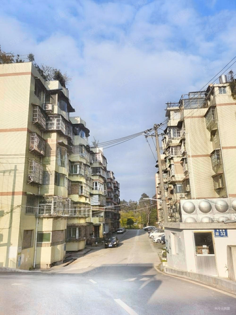 胶州路教师公寓水泥封楼(胶州路教师公寓火灾为什么不拆)