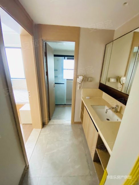 艺荟兰苑全新精装修不靠高架顶楼景观层价格可谈