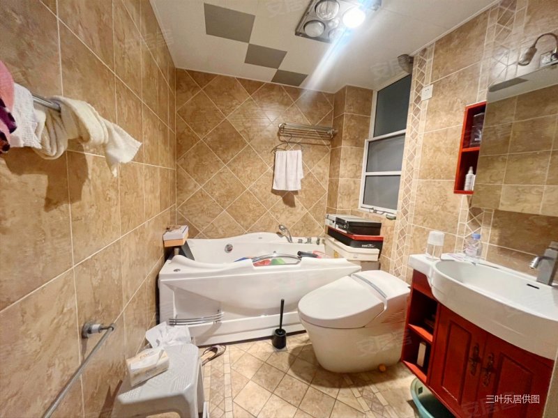 小区环境优美 可随时看,东山国际新城a区二手房,132万,3室2厅,2卫,151