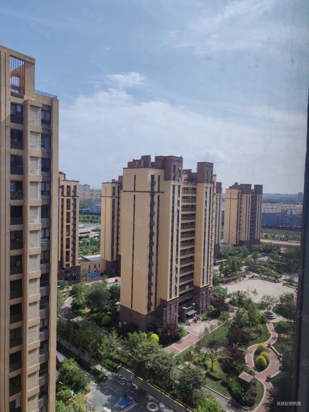 龙湖昱城一期3室2厅2卫125㎡南175万