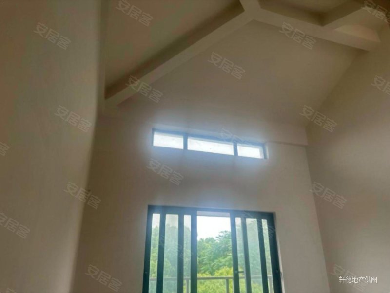 朱家角小别墅!颐湾丽庭!适合老人居住!富氧离子聚集地!急售!