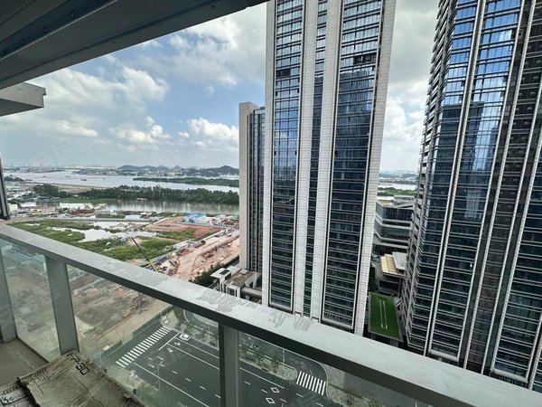 广州黄埔鱼珠保利鱼珠港(商住楼)保利鱼珠港商住俩用 loft一房一厅