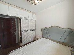 克拉玛依克拉玛依区恒隆广场和平1楼 两室 精装 1500元一个月包暖气物业出租房源真实图片