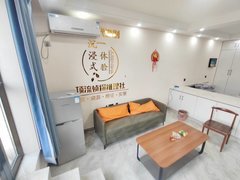 阿克苏阿克苏市阿克苏城区二小 芙桂园 电梯精装单身公寓带空调，年租16000出租房源真实图片