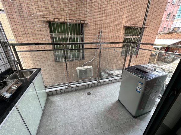 深圳宝安流塘流塘旧村12号线流塘站 阳台单间可押一拎包入住随时看房