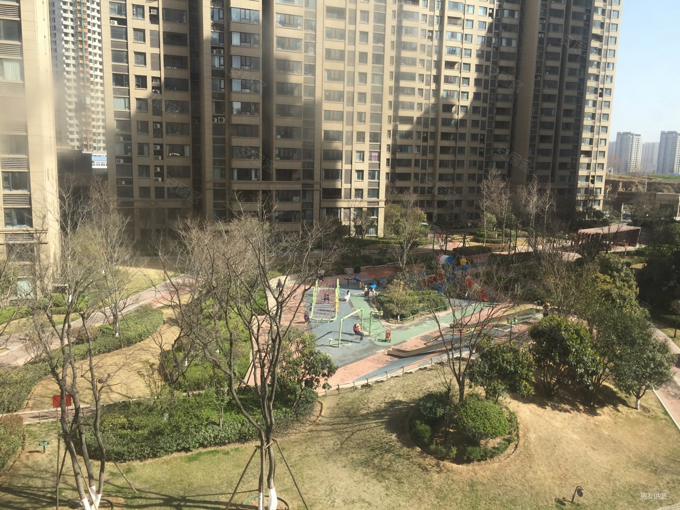 郑州绿地城13711大4房急售随时看房