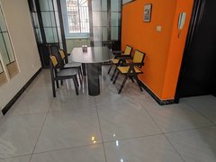 桂林灵川八里街城区(绿苑新城)步梯三楼四房 4台空调家具家电齐全,拎包入住出租房源真实图片