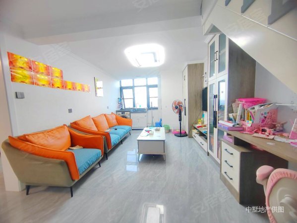 尚东金座  精装修拎包入住    楼层 空间大