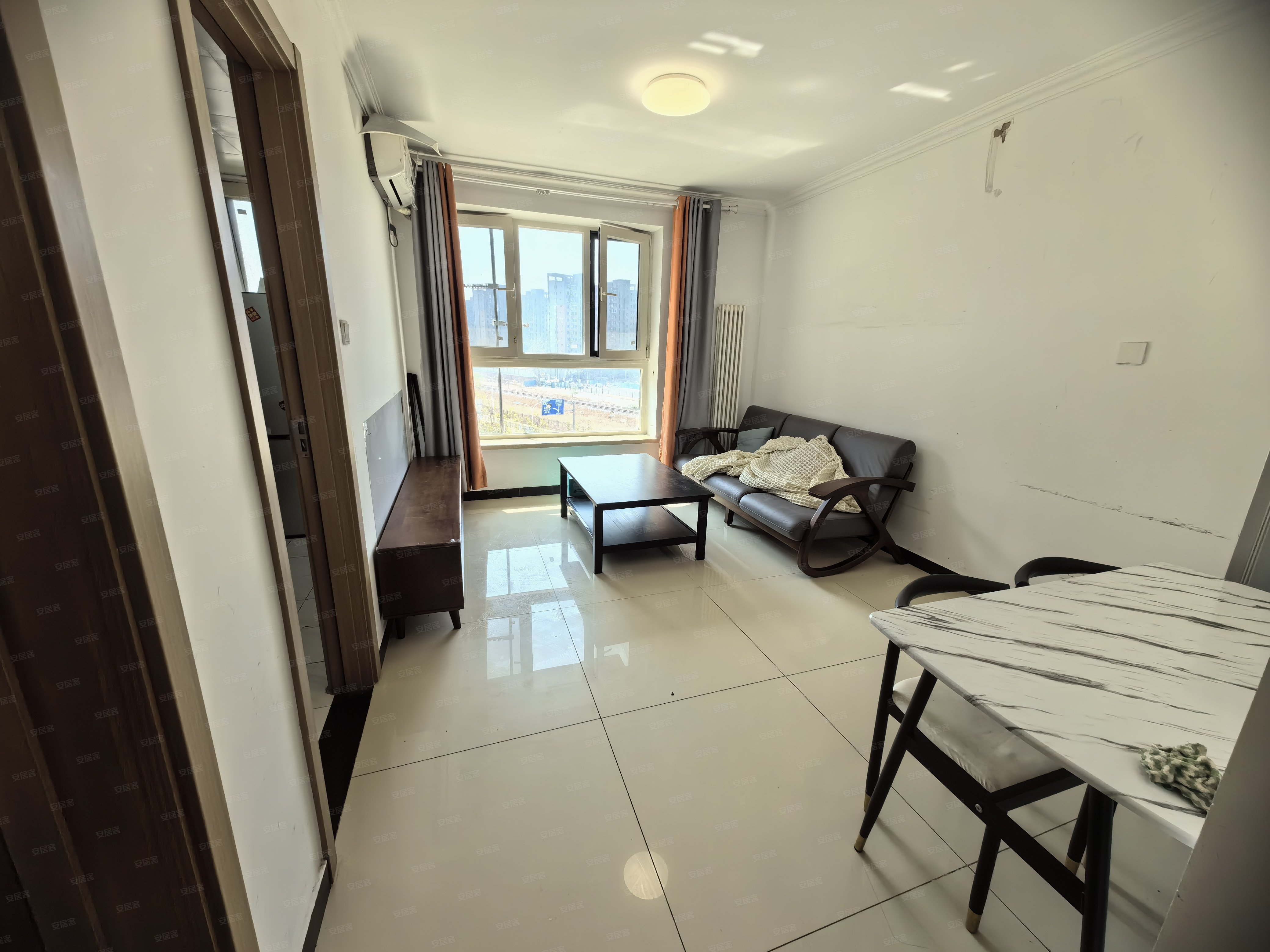 整租｜首月半价正规一居室，新房驋号线北运河西。