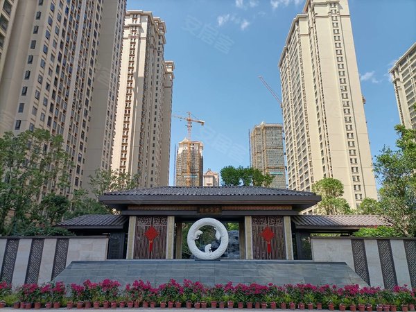 泉州台商区台商投资区隆盛御湖湾台商五中分校旁  御湖湾小区  高层