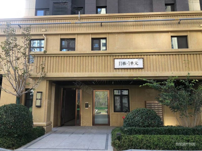 紫御宫馆4室2厅2卫202㎡南北170万