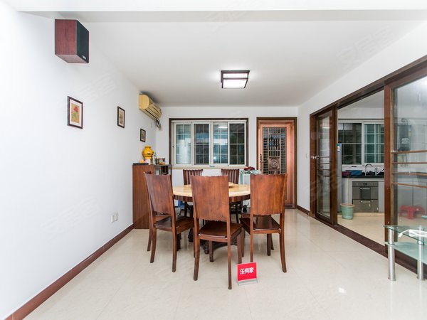 深圳龙华民治馨园二期(别墅)梅花山庄进大门别墅 三层前后花园 合适