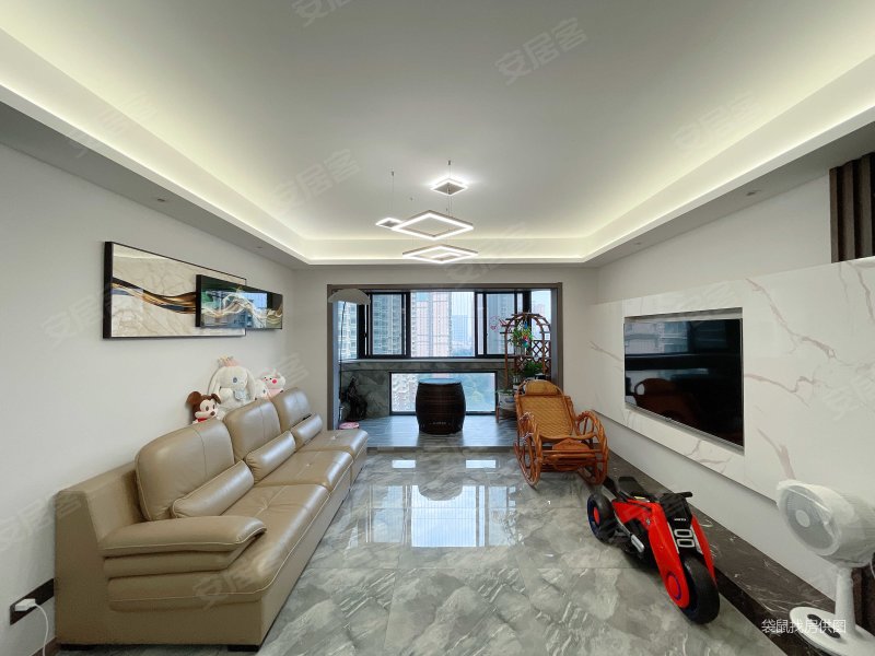 湖塘御城边户全新精装修户型方正四房两卫全天采光随时看房