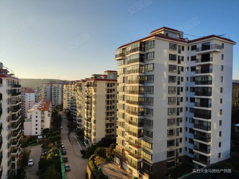 昆华苑浅山逸城6室3厅4卫237㎡南北136万