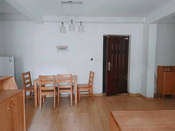 嘉兴南湖南湖街道绿景华庭绿地二期,两房简单装修,看房方便出租房源