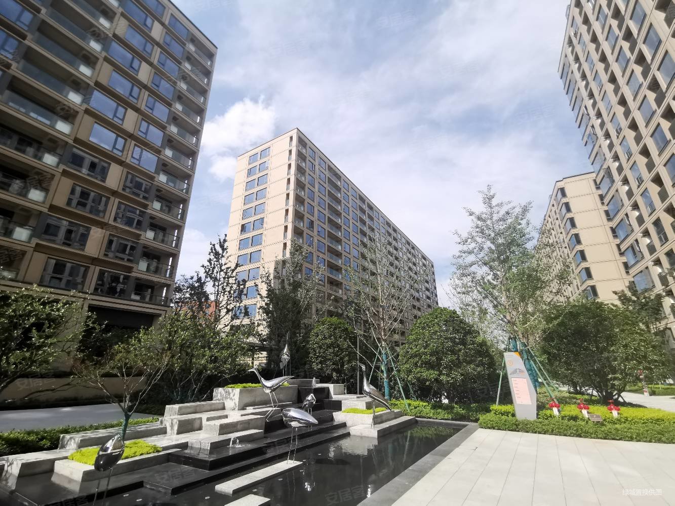 地铁绿城杨柳郡3室2厅2卫106.35㎡南北640万