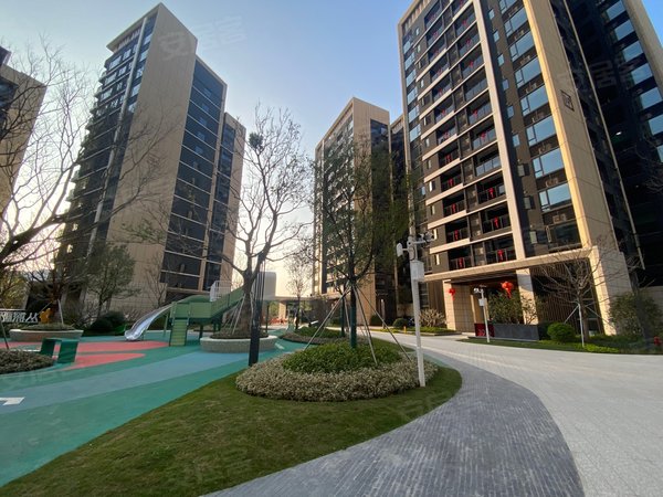 深圳光明光明勤诚达正大城乐园长圳地铁6号线,光明沃尔玛精装两房,带