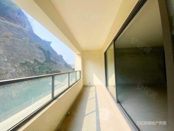 锦荣府急售房源轻轨站旁金科物业品质小区